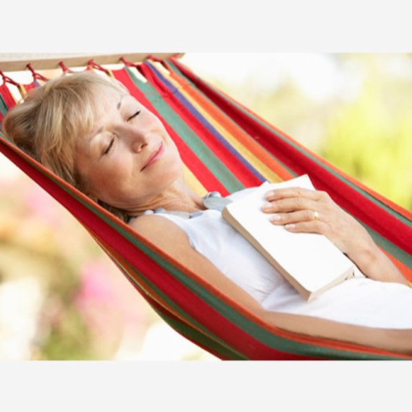 Hamac cu bara de lemn pentru o vara relaxanta - Rosu sau Albastru